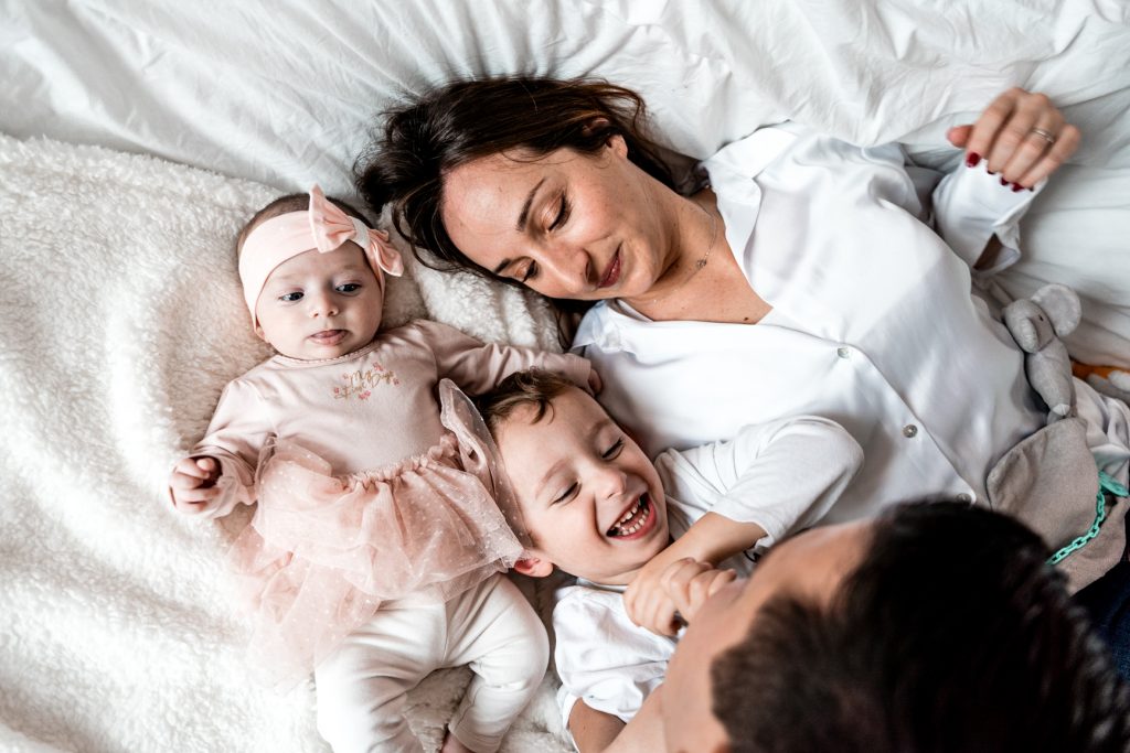 Amelie Charlet photographe seance photo naissance famille
