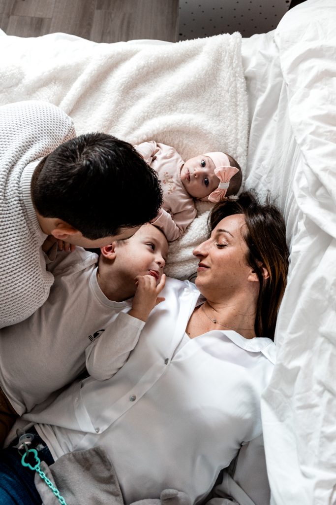 Amelie Charlet photographe seance photo naissance famille